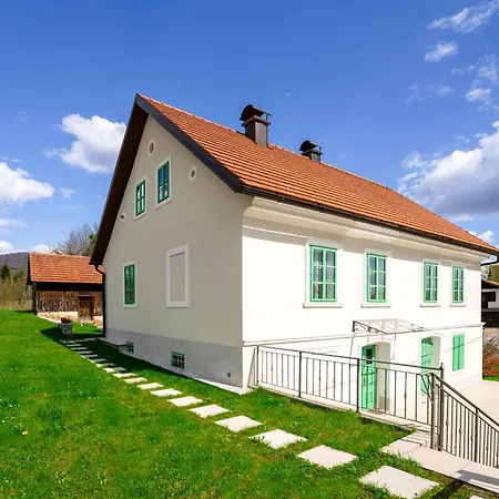 Holiday home Hariata By Interhome